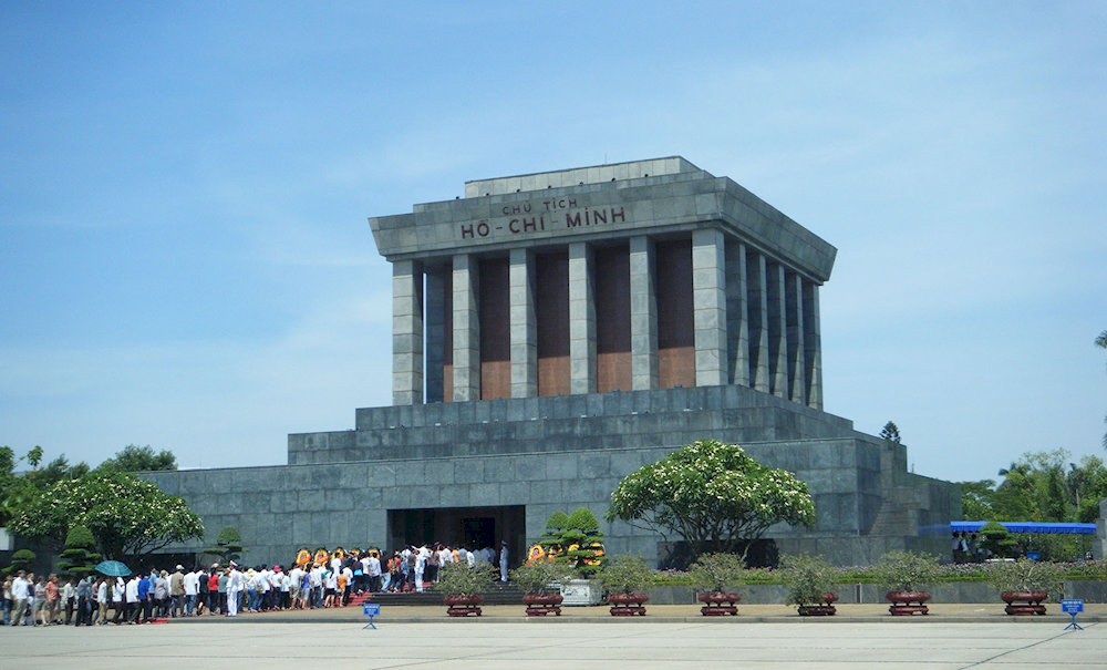 Ho Chi Minh Mausoleum invites visitors to pay tribute to the nation’s founding leader in a solemn setting