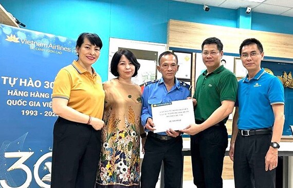 Tấm lòng nhân ái là nét đẹp truyền thống của Đoàn tiếp viên