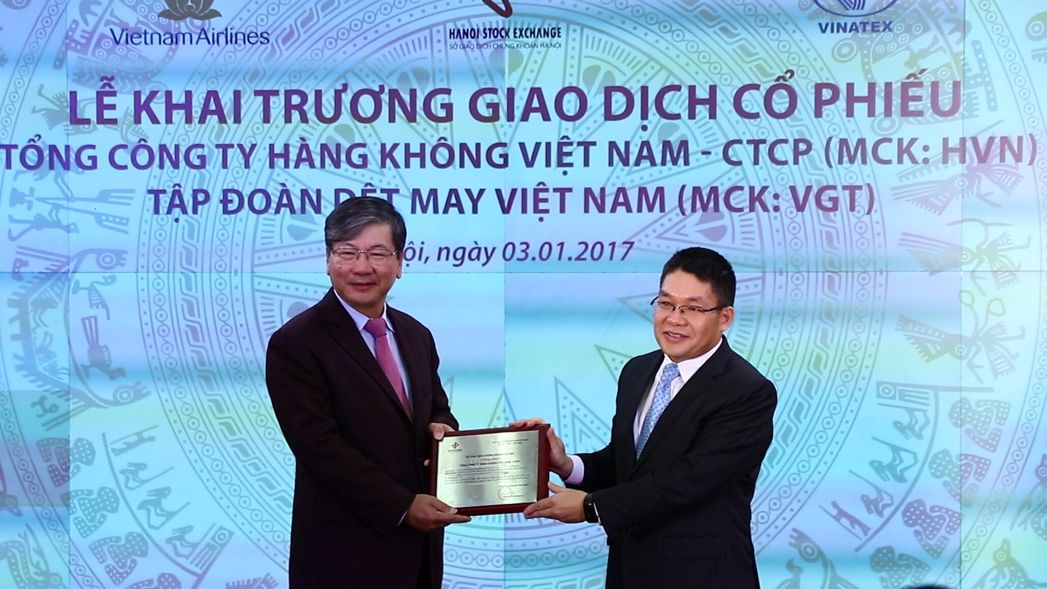 Khai-truong-GD-co-phieu1.png