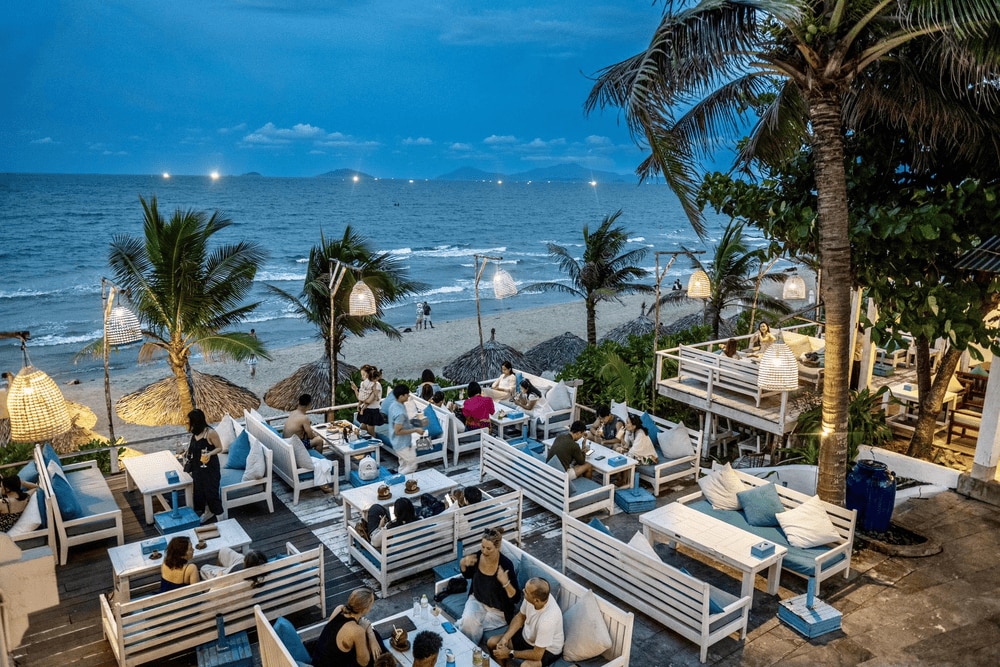 Indulge in delicious seafood while listening to the soothing sound of the waves at The DeckHouse (Source: The DeckHouse An Bang Beach)