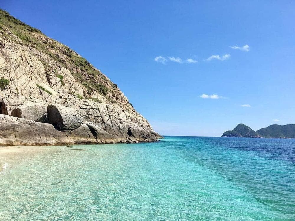 Coming to Con Dao, tourists should not ignore Bai Dam Trau (Dam Trau Beach)