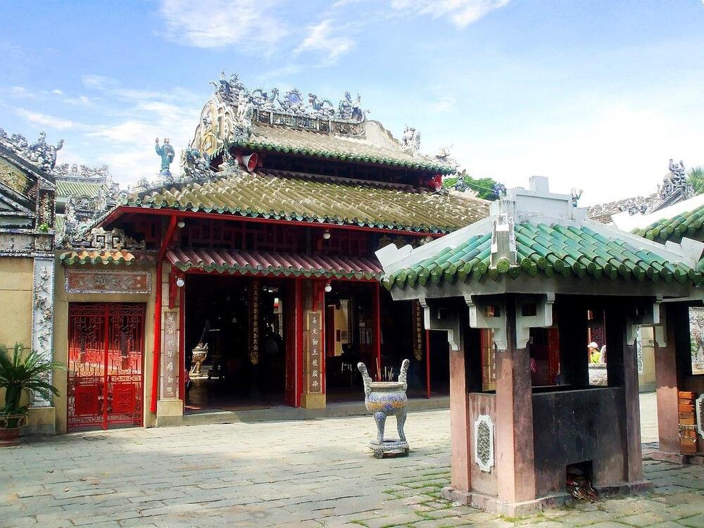 Visitors can admire the unique structures, including the memorial hall and the tombs, along with intricate decorations that reflect the Southern Vietnamese culture
