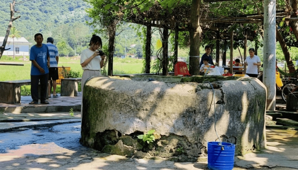 Xom Cam Well is deeply connected to the culture of the ancient Cham people in Quang Nam and serves as a vital water source for the locals