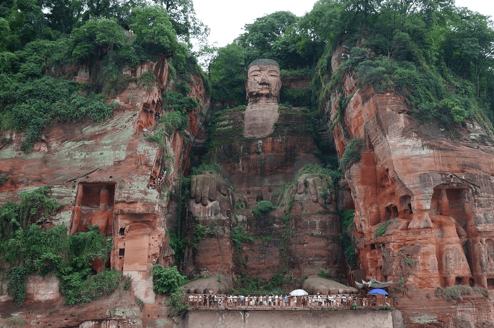 Mount Emei and the Leshan Giant Buddha offer a majestic spiritual retreat surrounded by nature (Source: Pixabay)