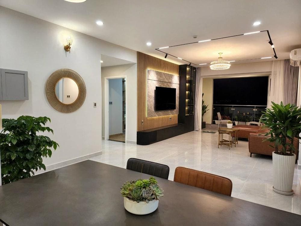 Modern apartment in Ho Chi Minh City's District 7 with expatriate families viewing available rental units