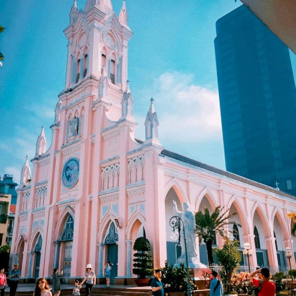 Take your time to marvel at the architectural details, which are especially beautiful when viewed up close