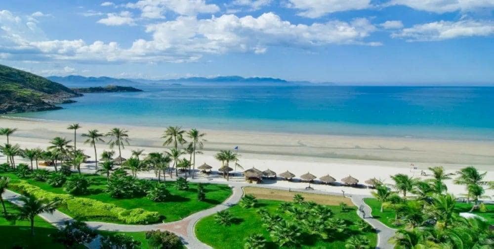 The charm of Non Nuoc beach is undeniable (Source: Vietnam Airlines)