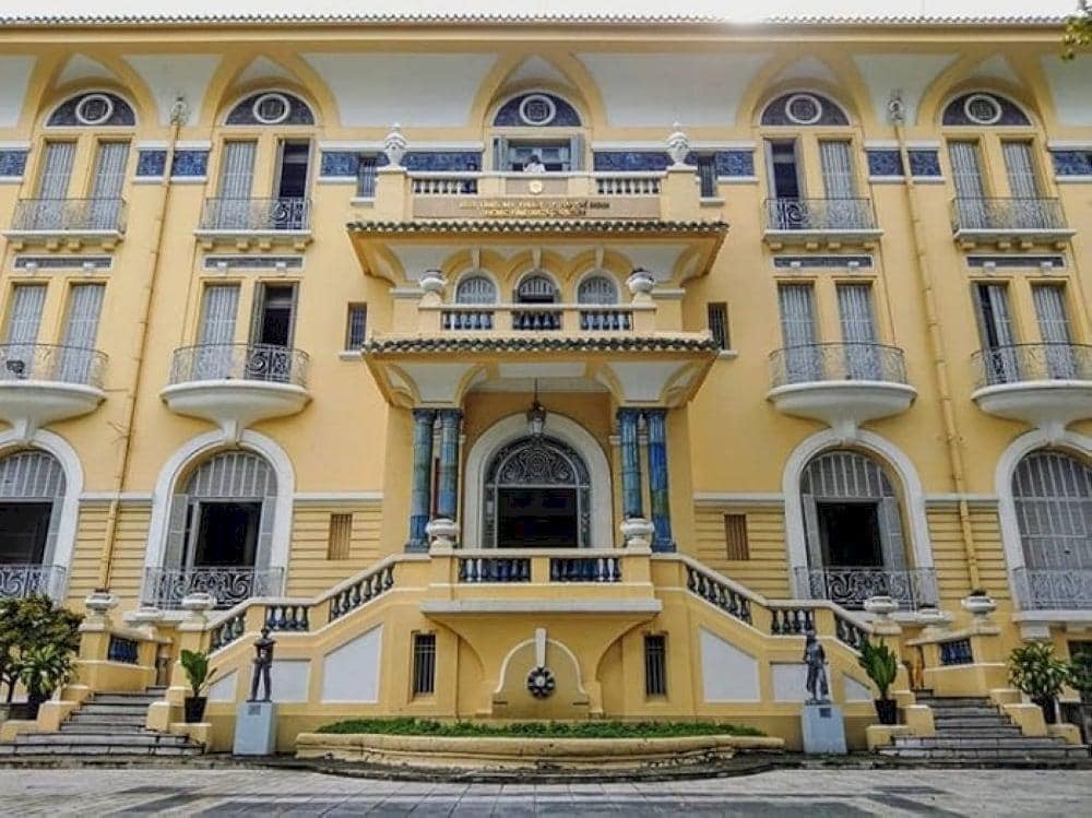 In addition to the exhibits, the museum also hosts workshops, lectures, and other educational events