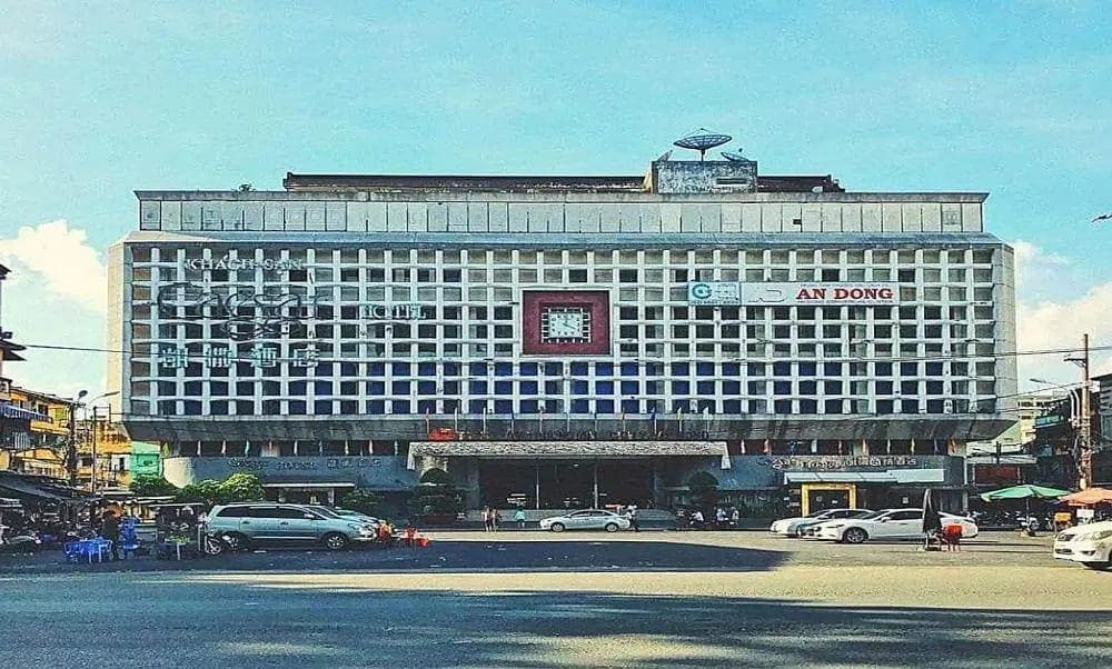 An Dong Market is one of the busiest shopping destinations in Saigon