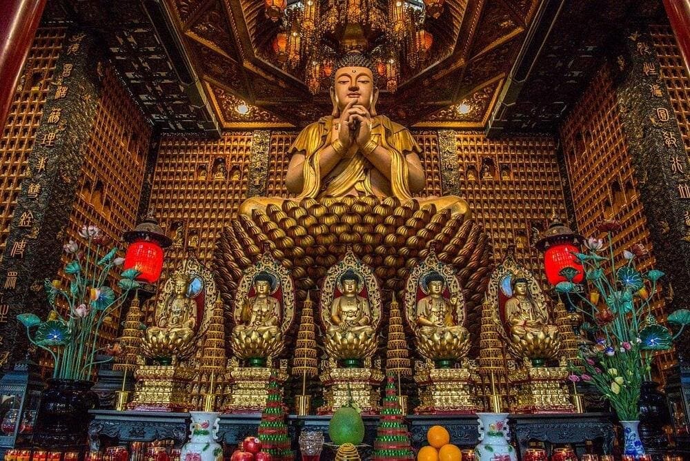 Chua Van Phat is a peaceful place for praying