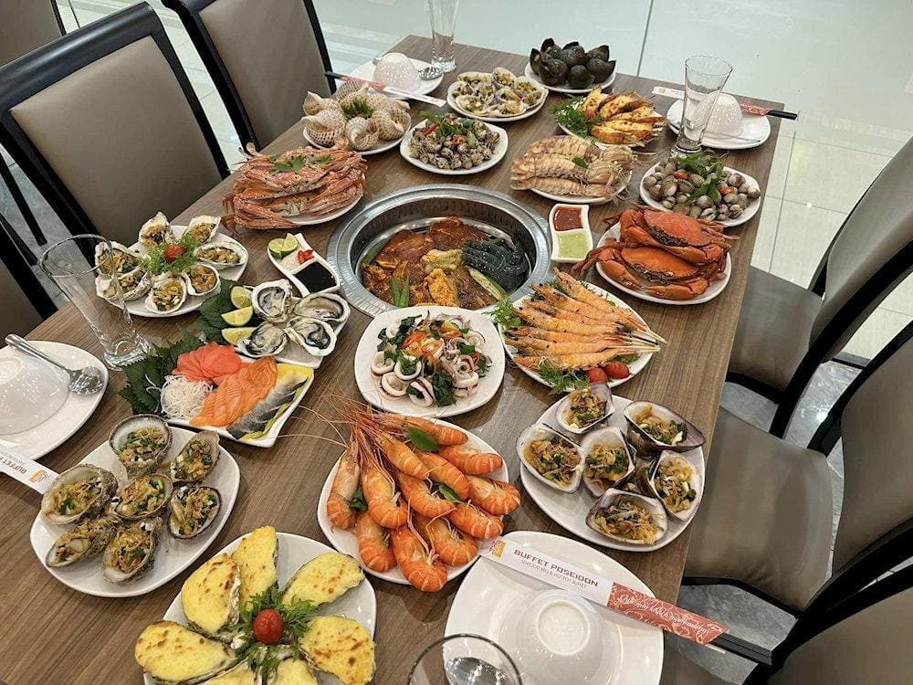 Do Son is famous for its fresh fish, shrimp, and shellfish