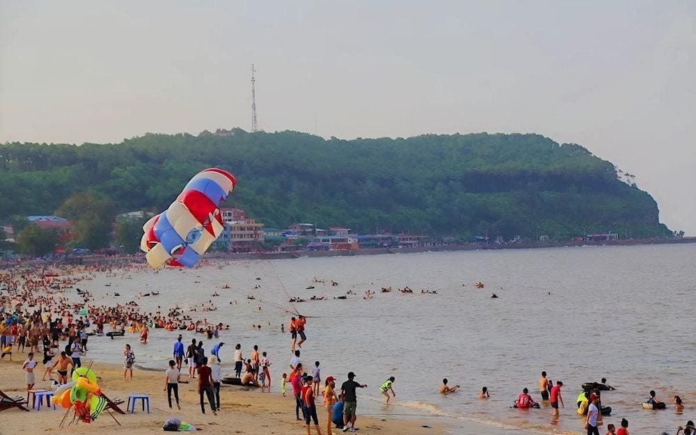 Paragliding offers breathtaking views over Do Son Beach coastline
