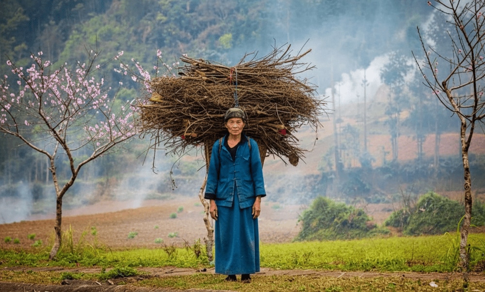 Visitors can engage in conversations with local ethnic minorities