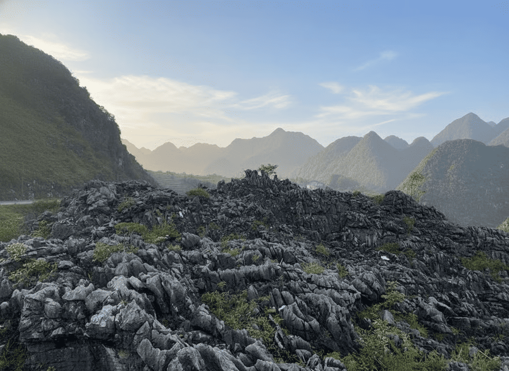 Visitors can witness visible strata and formations that reflect hundreds of millions of years of natural history