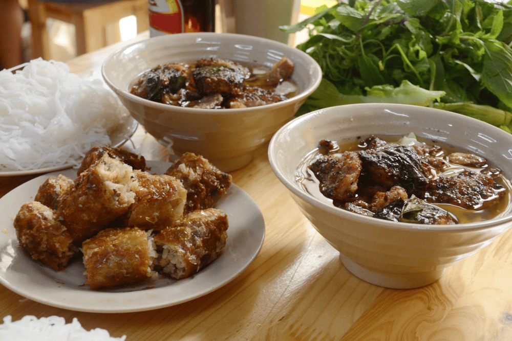 Bun cha que tre is a classic Hanoian meal (Source: Canva)