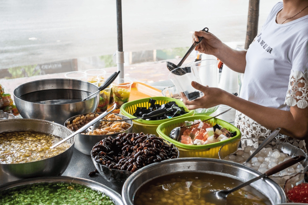 Vietnamese desserts at Che Yen are varied and appealing in colors and flavors (Source: Canva)