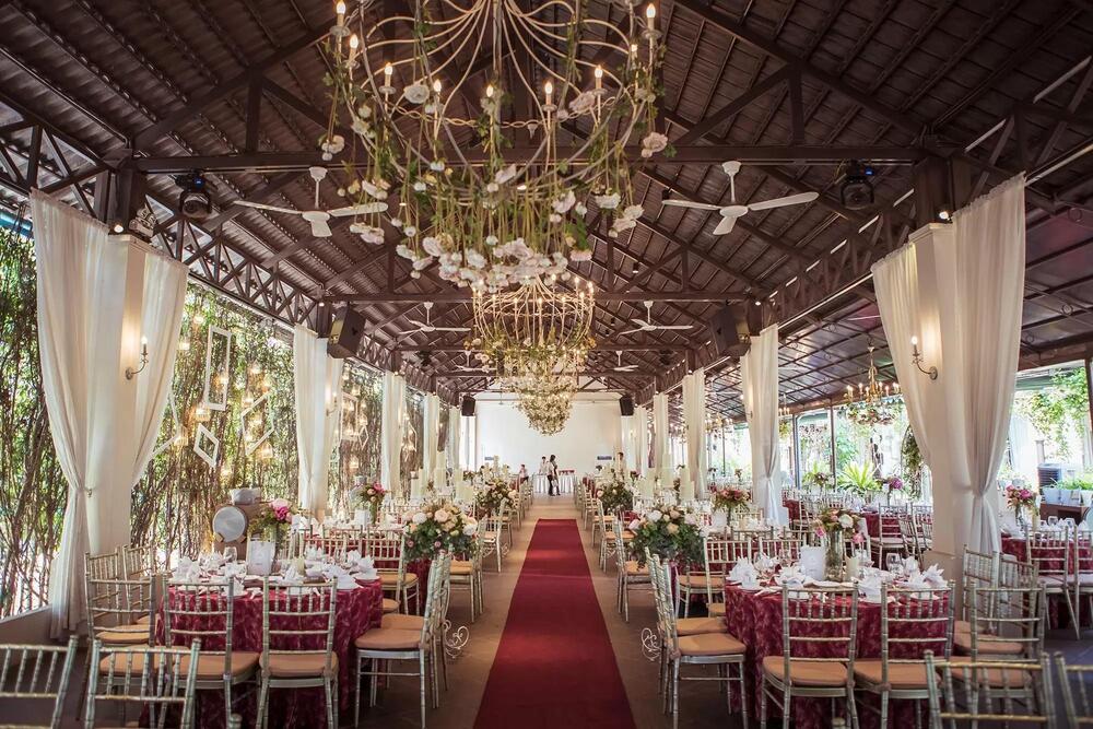 A charming garden bistro offering French-inspired cuisine in a cozy and relaxed ambiance