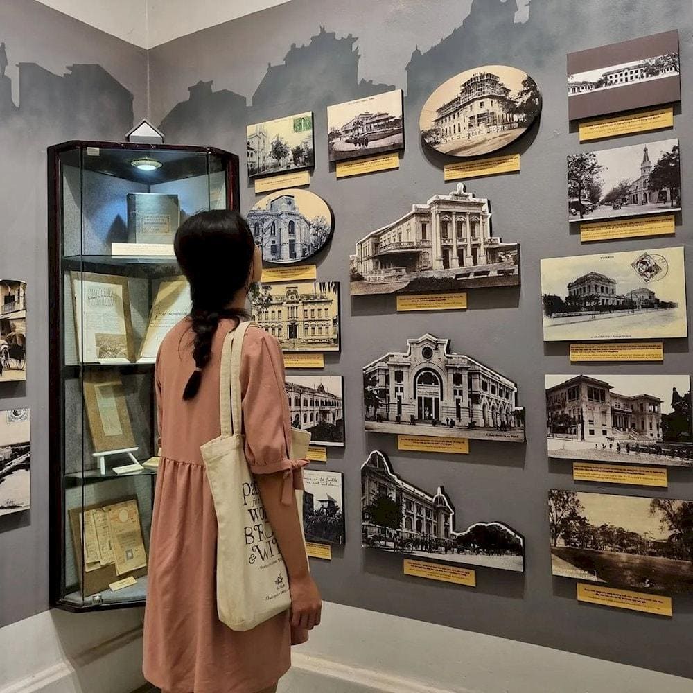 The area exhibiting books and photographs