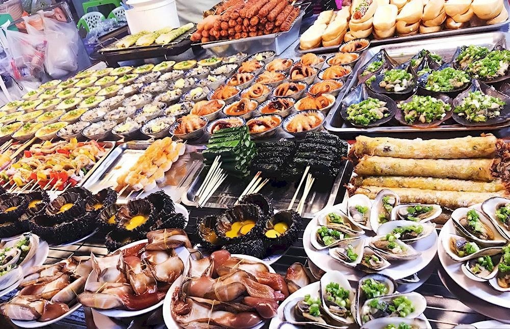 Some must-try specialty dishes that tourists definitely cannot miss in Ha Long