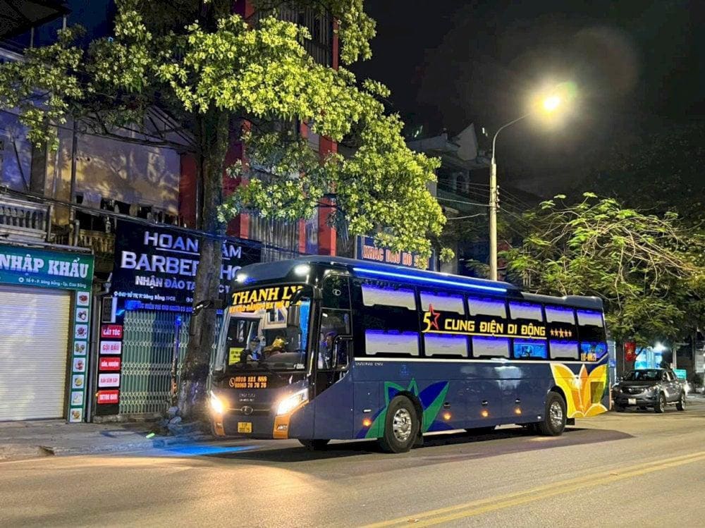 You need to book tickets early to secure a good seat