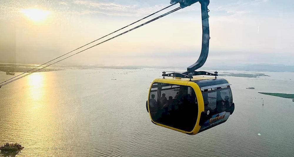 It’s ideal for people looking to enjoy panoramic views of the sea and islands from above, as well as those who prefer a faster, more adventurous route to Cat Ba Island