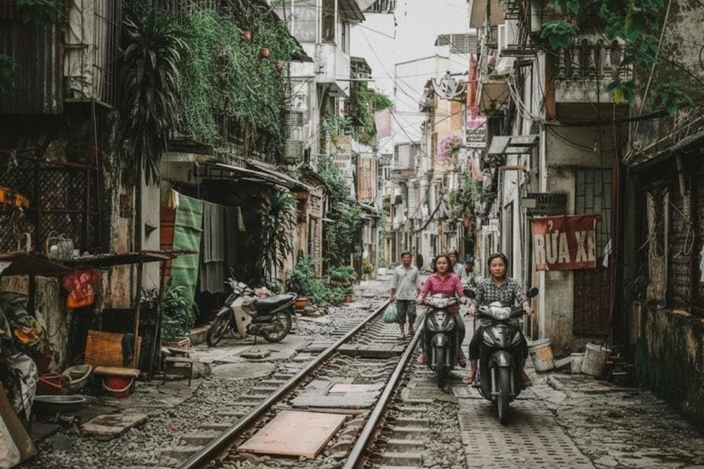 In the face of destruction, this narrow alleyway became a quiet testament to the strength of the people who called it home