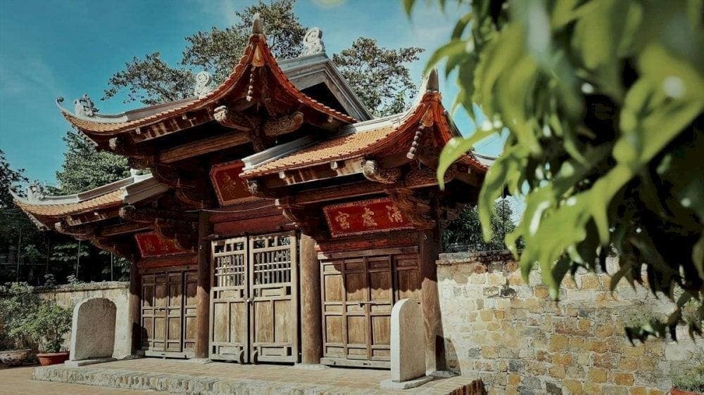 The ancient temple located right in the center of West Lake