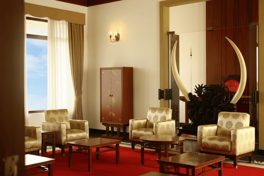 A pair of ivory tusks, each measuring 1.5 meters in height, is displayed at the center of the President’s Reception Room