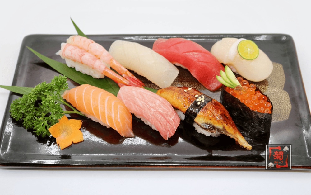 Fujiro is the favorite restaurant for diners who want to enjoy Japanese foods like tempura, udon, sushi (Source: Fanpage Fujiro Japanese Restaurant)