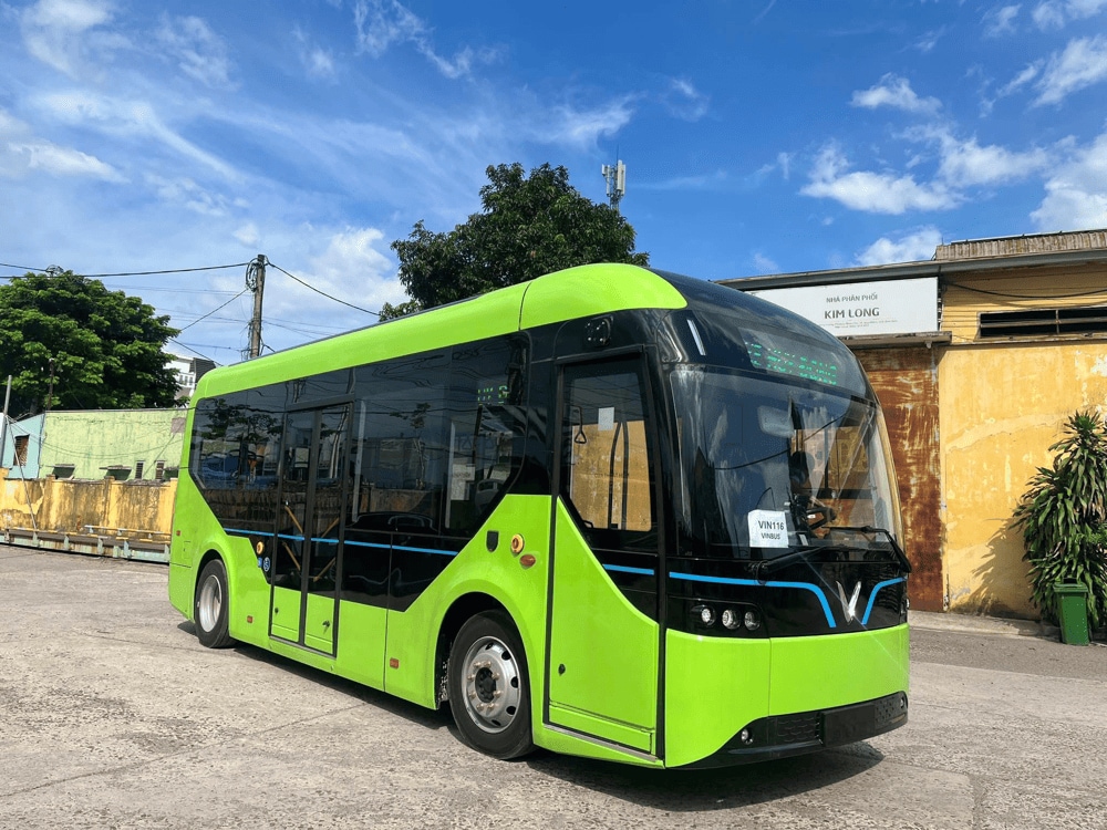 In the city center, visitors can easily find an electric public bus station (Source: Quy Nhơn)