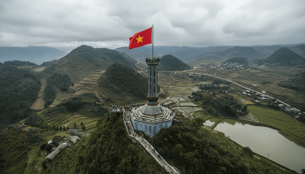 Lung Cu flag tower