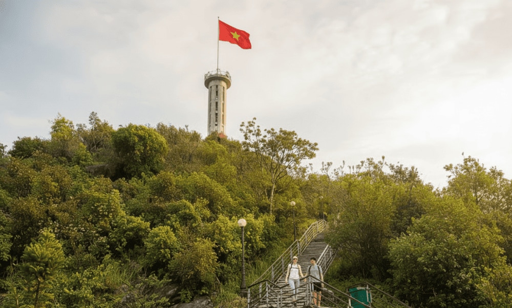 Visitors must climb 839 stone steps to reach the peak, with the path divided into three sections featuring rest stops