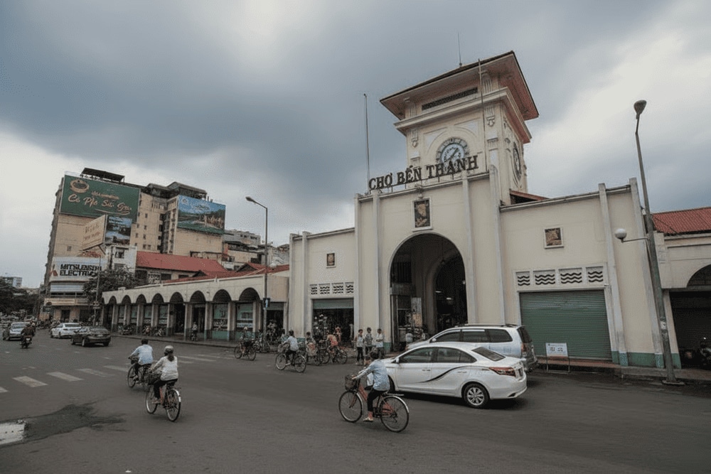 Crowds bustling in Ben Thanh Market showcase the colorful spirit of Saigon’s daily commerce