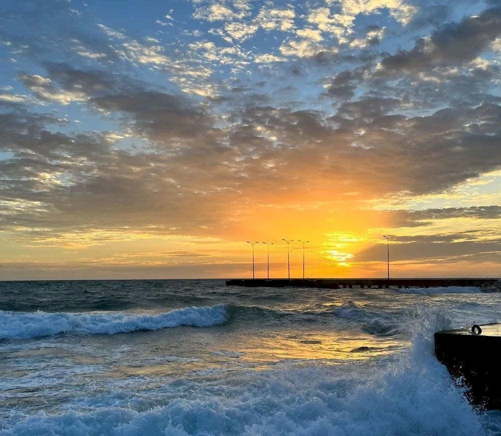 Travelers should visit from December to March for calm seas and clear skies