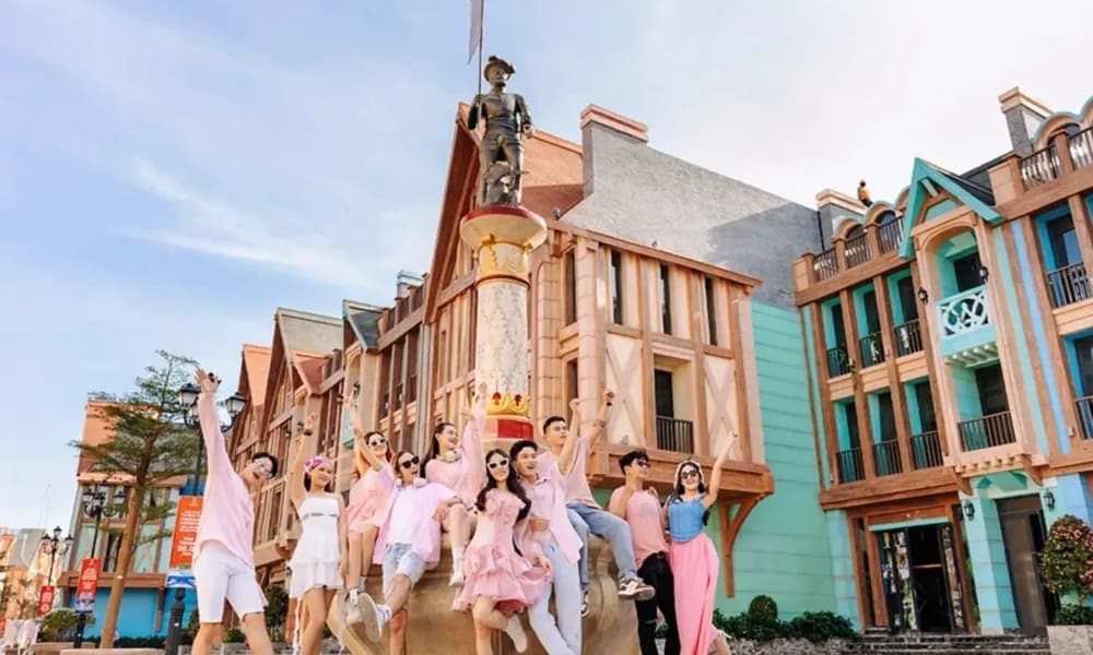 A paradise for check-in, fun activities, and shopping