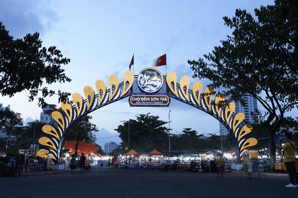 Among the night markets, Son Tra is the most bustling and energetic (Source: Chợ Đêm Sơn Trà - Wonders Night Market)