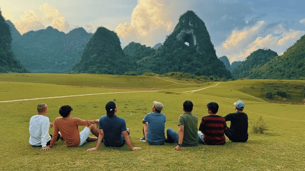 Nui Thung Mountain, estimated to have formed over 300 million years ago, was originally a dry cave (Source: Fanpage Núi Thủng - Núi mắt thần, Trà Lĩnh, Cao Bằng)