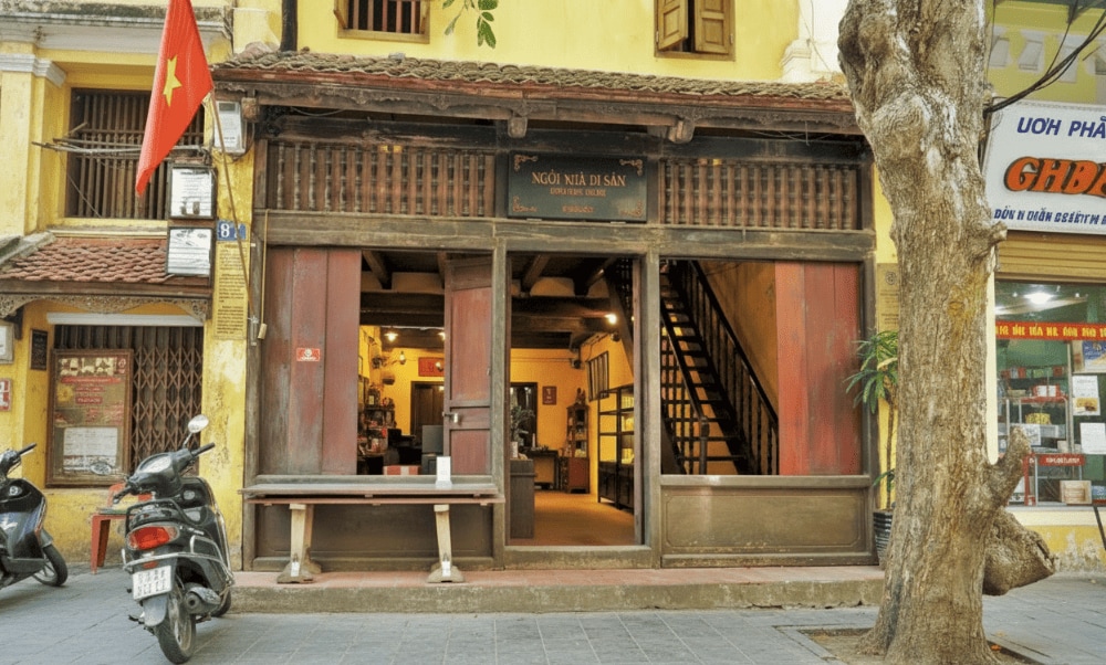 Facade of the ancient house on Ma May Street