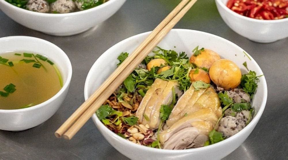 In 2023, Pho Nguyet was honored with a Bib Gourmand distinction by the MICHELIN Guide, highlighting its high-quality, value-for-money offerings