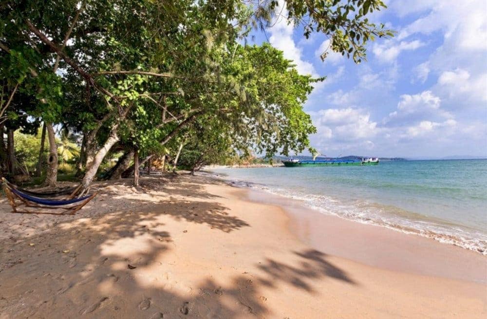 The serene environment and natural beauty provides an ideal destination for beach lovers