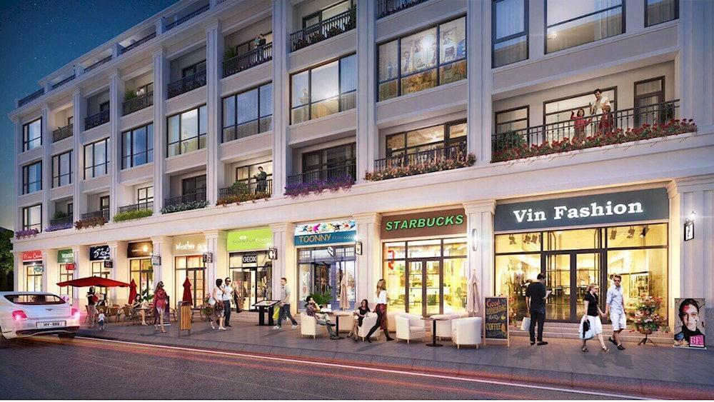 There are many shophouses here offering a wide variety of items for sale