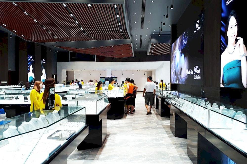 Visitors can indulge in shopping for a variety of pearl items