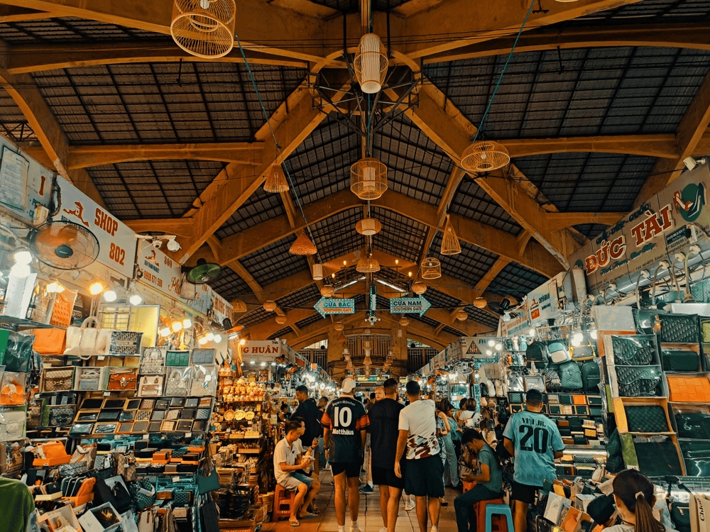 Ben Thanh Market offers a wide array of products ranging from everyday essentials to luxury items (Source: Pexels)