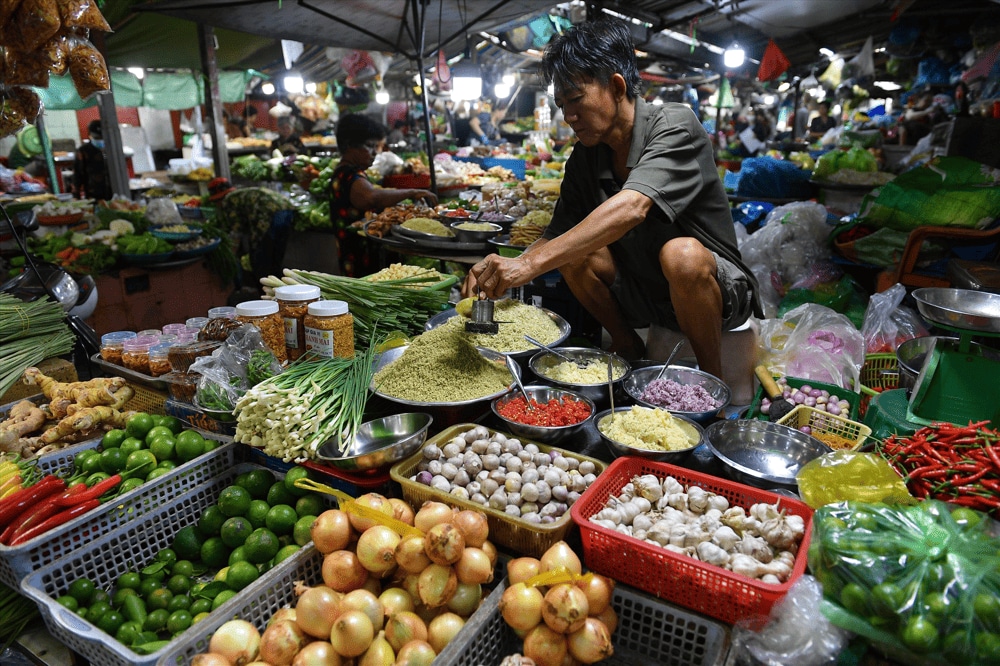 Thai Binh Market is not a major tourist destination, but a bustling spot for workers and residents (Source: laodong.vn)