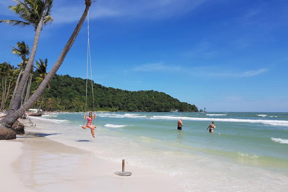 Located quite far from the center of Phu Quoc, Sao Beach remains largely untouched and unspoiled