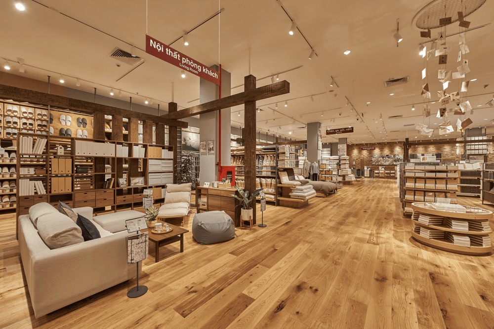 The MUJI stationery section at Aeon Mall Long Bien is spacious, and the products are neatly and attractively arranged in each display area (Source: MUJI Vietnam)