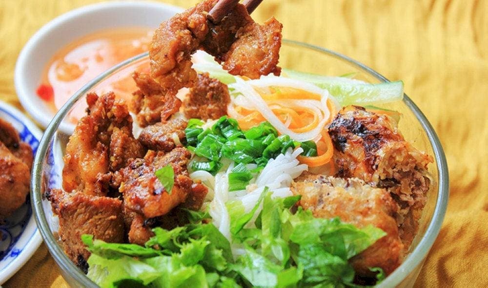 Bun Thit Nuong is served dry, making it a refreshing yet satisfying meal.
