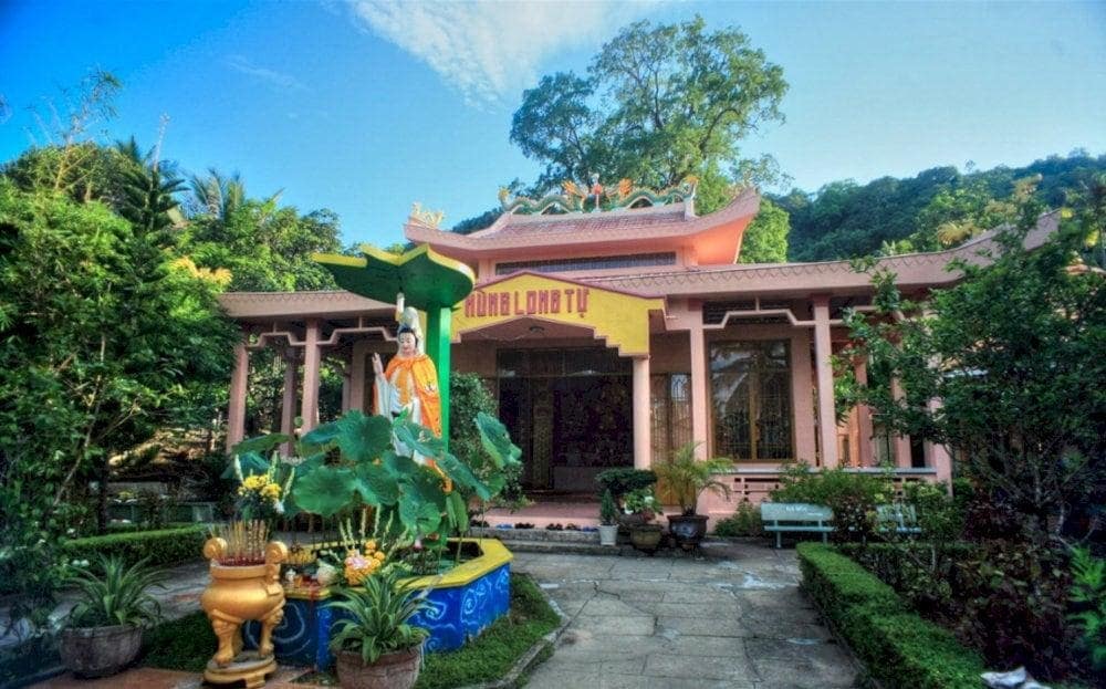 Su Muon Pagoda provides a rich cultural experience within a peaceful atmosphere unique to Vietnam’s island life