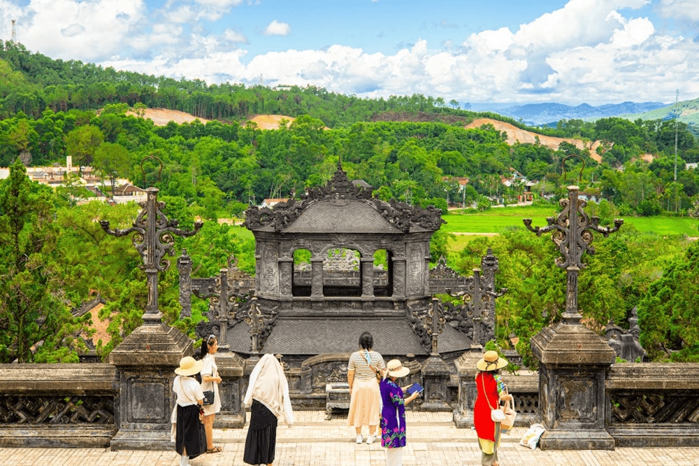 Mausoleum of Emperor Khai Dinh is famous for its unique blend of Eastern and Western architectural styles (Source: Pexels)