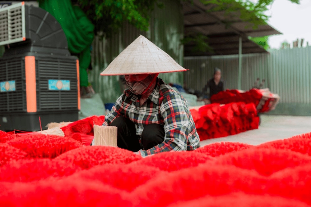 The traditional conical hat is the most commonly used in Vietnam today due to its durability and light weight (Source: Pexels)